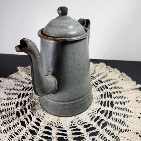 Enamelware Coffee Pot Display Shabby Chic Vintage Decor Farmhouse - Picture 1 of 11